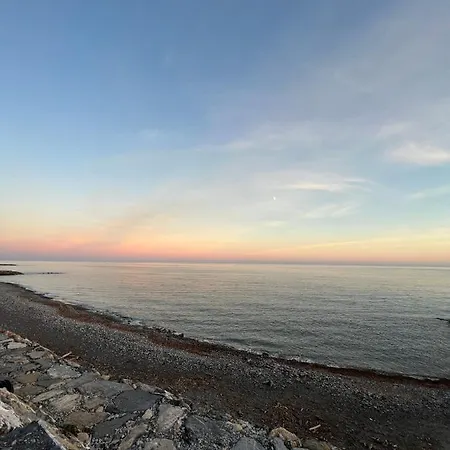 Casa Riva Mare アパート リーヴァ・リーグレ